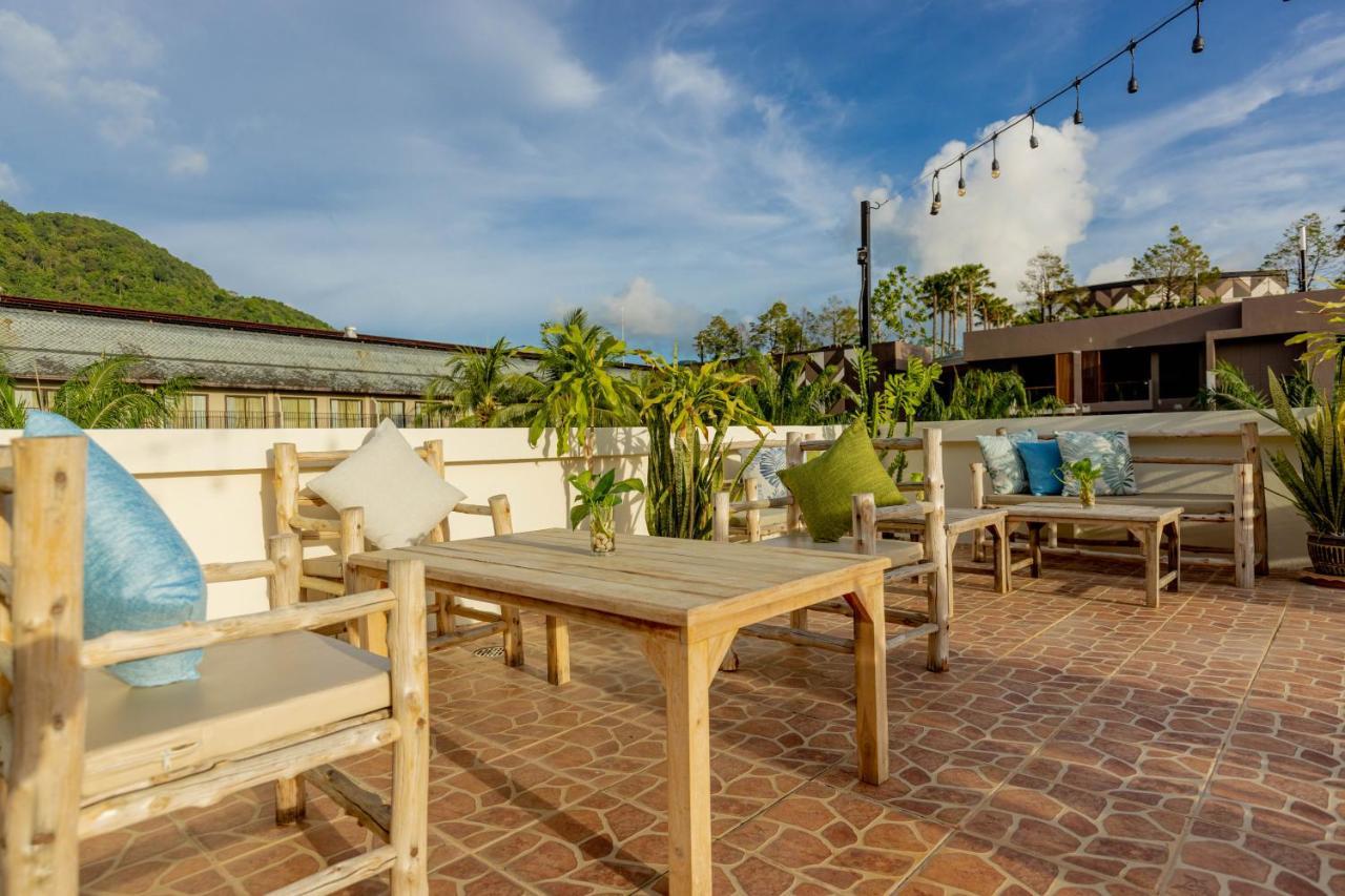 Club22 Kamala Suites, カマラビーチ エクステリア 写真
