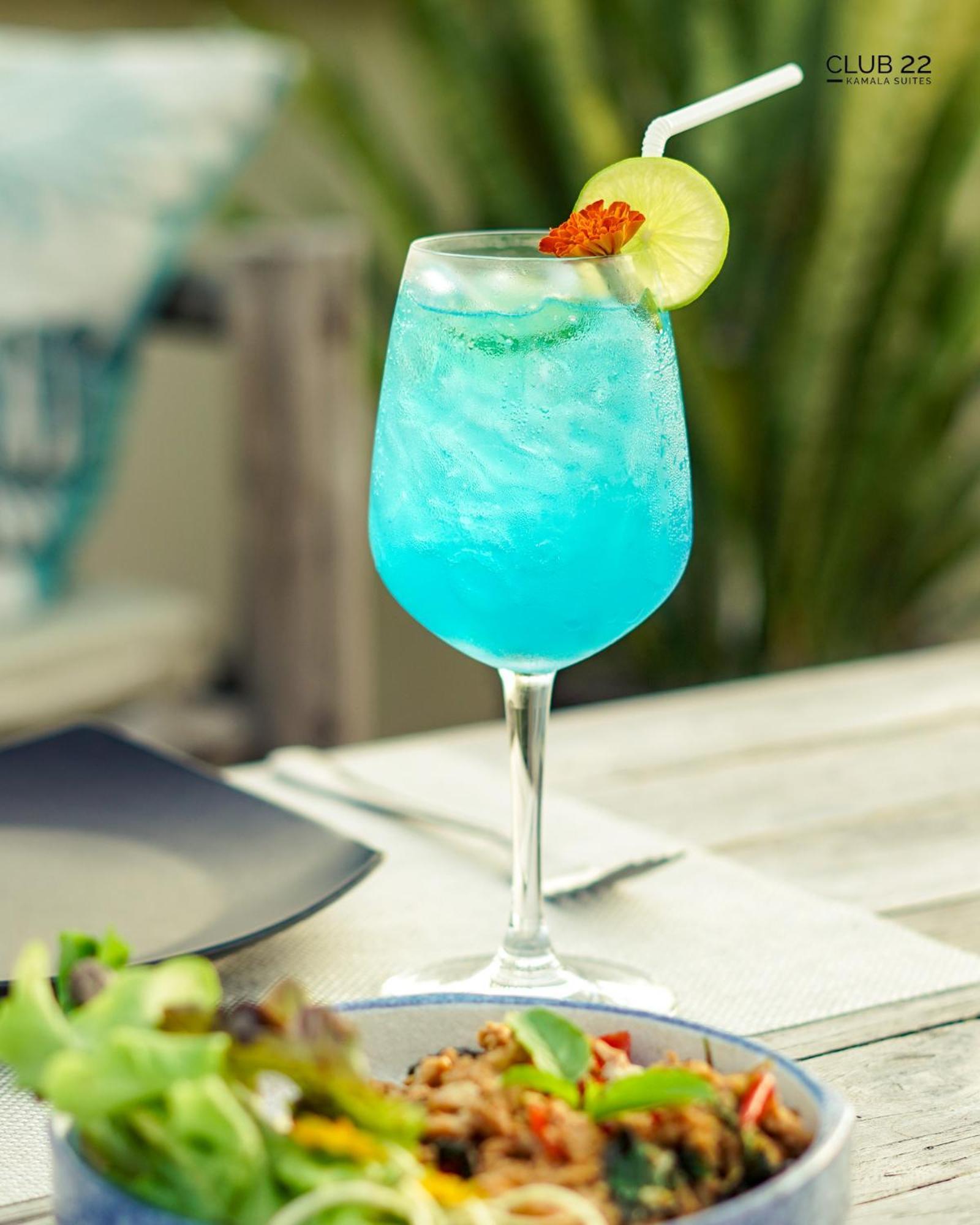 Club22 Kamala Suites, カマラビーチ エクステリア 写真